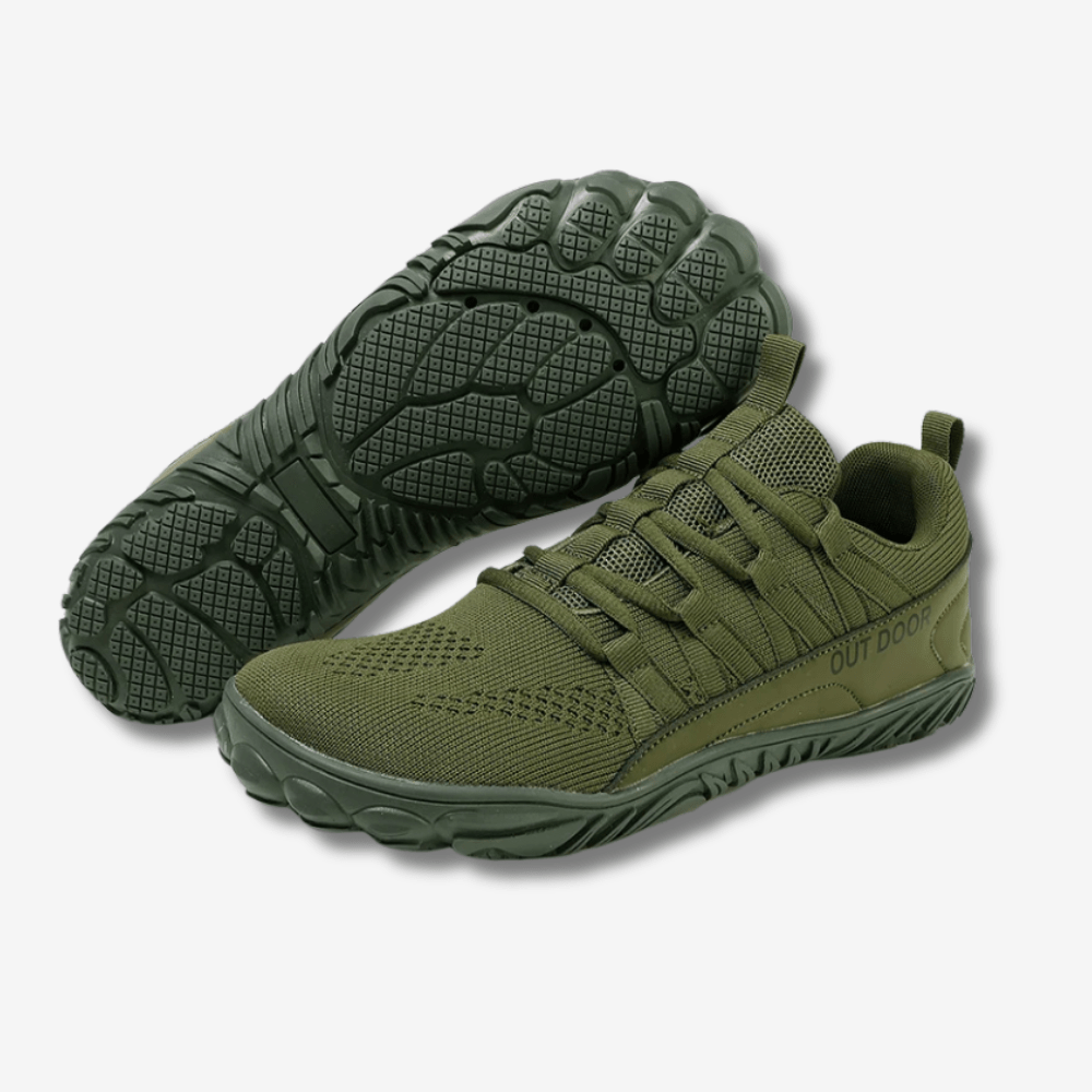 "Chaussures de marche confortables larges pour hommes avec semelle antidérapante et tige respirante, design épuré."