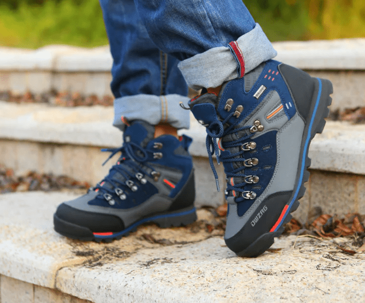 "Chaussures de randonnée homme imperméables, semelle antidérapante, tissu aéré, couleurs bleu, orange, rouge."