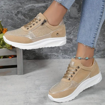 "Chaussures de sport femmes noires, confort ergonomique, style moderne, matériaux respirants pour activité quotidienne et spo