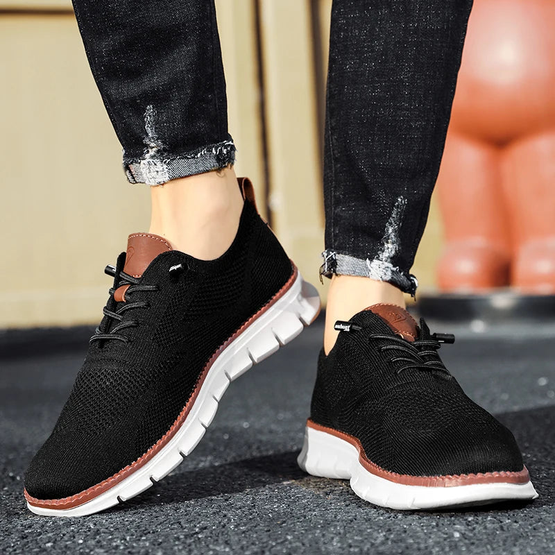 Chaussures décontractées homme élégantes, cuir noir et beige, idéales pour l'été, confortables, style moderne.