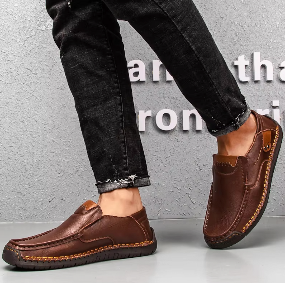 "Chaussures en cuir pour homme, mocassins élégants et confortables, semelle antidérapante, finition artisanale, couleur marro