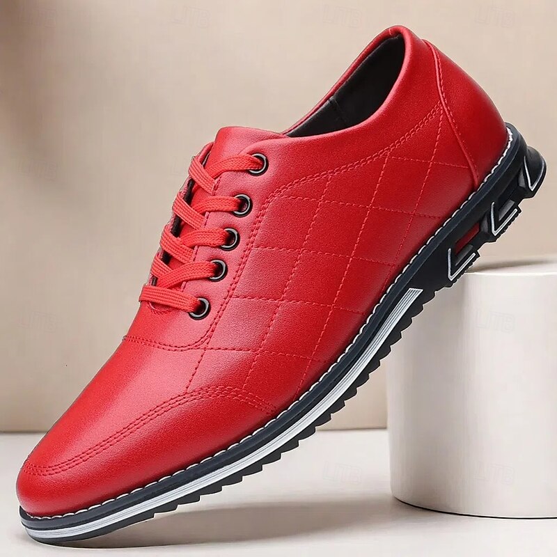 "Chaussures en cuir souple marron pour hommes, design chic et élégance diurne, parfaites pour toutes occasions."