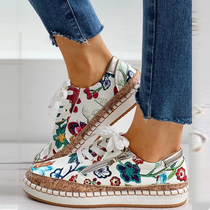 "Chaussures femmes florales élégantes, confortables, avec semelles légères et design floral vibrant pour un style tendance"