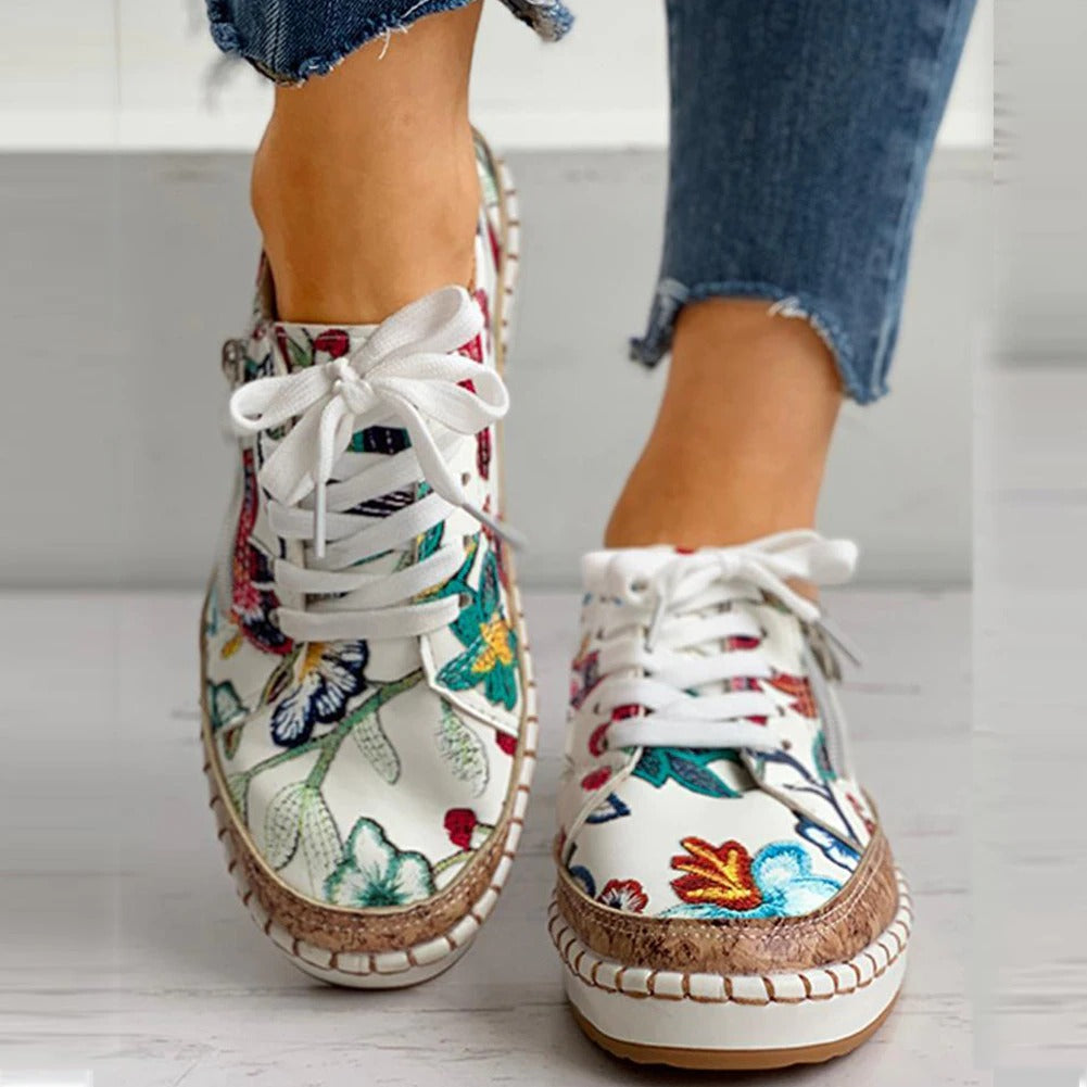 "Chaussures femmes florales élégantes, confortables, avec semelles légères et design floral vibrant pour un style tendance"