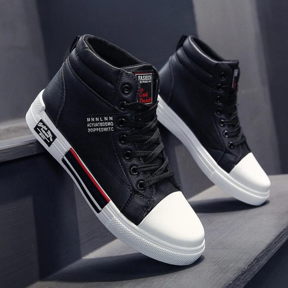 "Chaussures homme cuir noir élégantes avec détails raffinés, semelle confortable et design moderne, idéales pour toutes occas