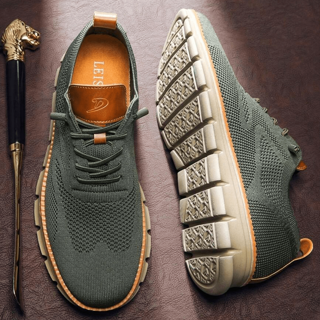 "Chaussures homme en cuir végétal, design élégant, couleur caramel, semelle confort, style moderne et pratique."