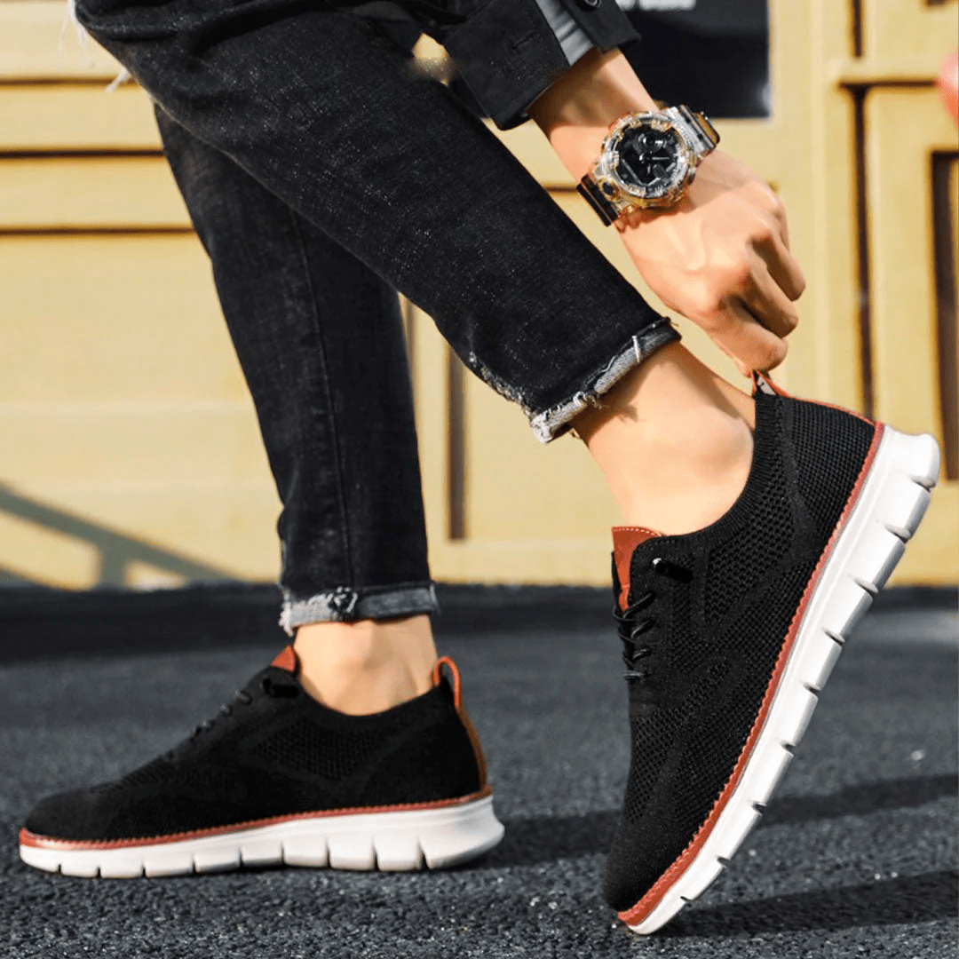 "Chaussures homme en cuir végétal, design élégant, couleur caramel, semelle confort, style moderne et pratique."