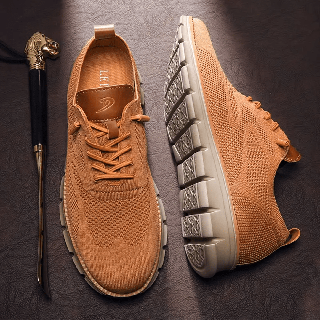 "Chaussures homme en cuir végétal, design élégant, couleur caramel, semelle confort, style moderne et pratique."