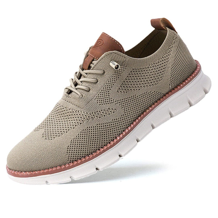 "Chaussures homme en cuir végétal, design élégant, couleur caramel, semelle confort, style moderne et pratique."