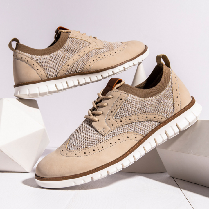 "Chaussures hommes élégantes en cuir PU bleu foncé, respirantes et confortables, style classique et contemporain."