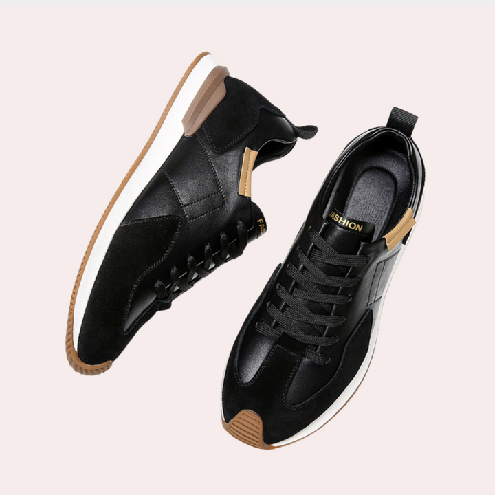 "Chaussures noires élégantes pour hommes, design scandinave, respirantes, confortables, idéales pour toutes occasions."