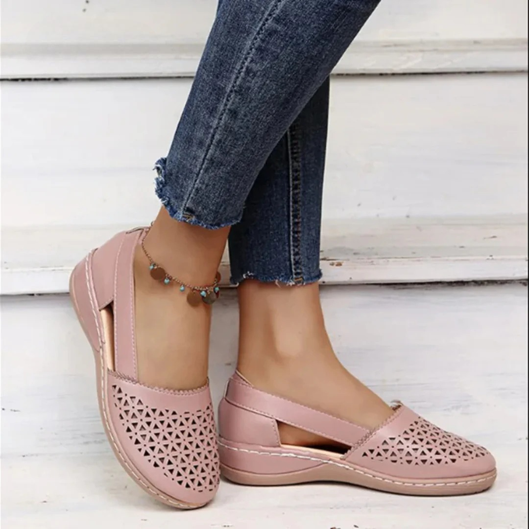 Chaussures orthopédiques confortables pour femmes, design élégant, matériaux respirants, soutien supérieur, couleur neutre.