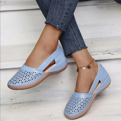 Chaussures orthopédiques confortables pour femmes, design élégant, matériaux respirants, soutien supérieur, couleur neutre.