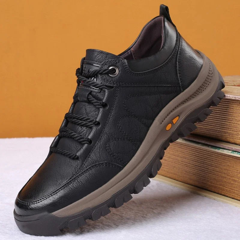 Chaussures orthopédiques en cuir pour hommes, imperméables, élégantes, avec semelle antidérapante et design polyvalent.