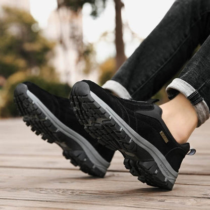 "Chaussures orthopédiques en mesh, élégantes et respirantes, assurant confort et support exceptionnel pour hommes."