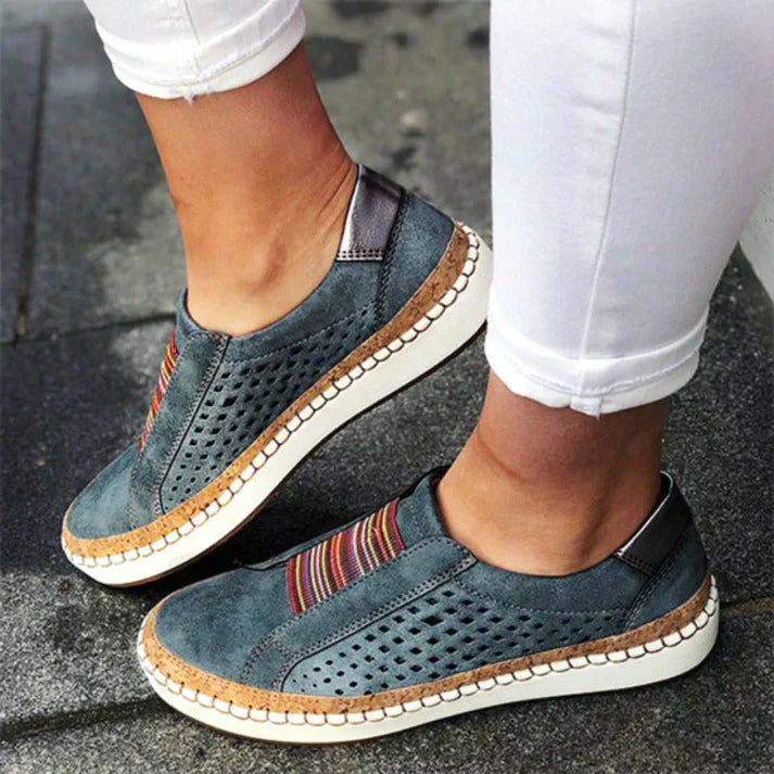 Chaussures orthopédiques femme, confortables, soutien optimal, style moderne, disponibles en plusieurs couleurs, vue de profi