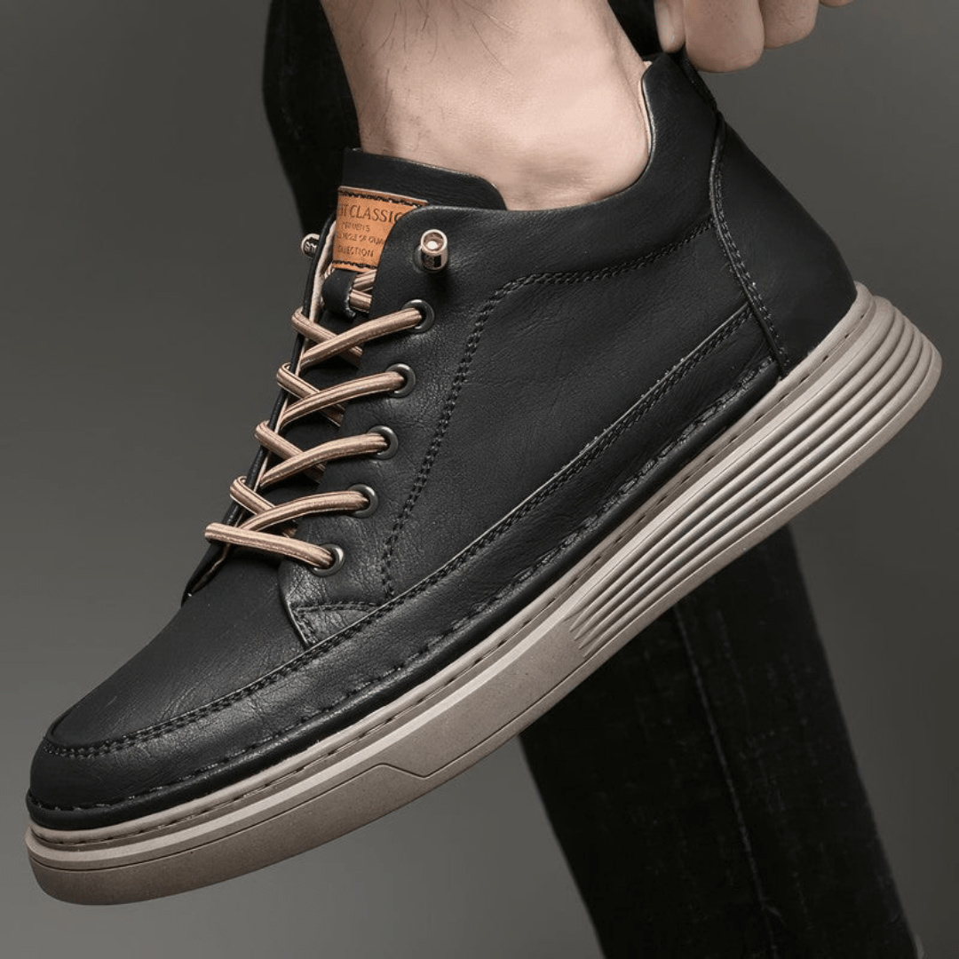 Chaussures orthopédiques homme en cuir véritable, design élégant, semelle ergonomique, confort supérieur, couleur noire.
