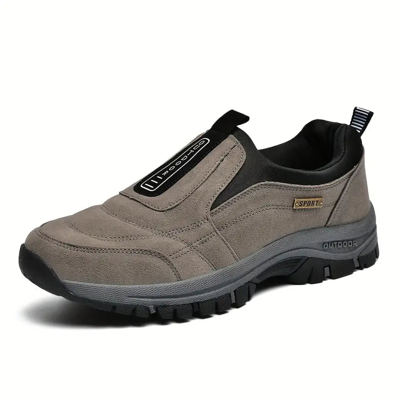 "Chaussures orthopédiques homme kaki élégantes avec soutien plantaire pour confort et style quotidiens."