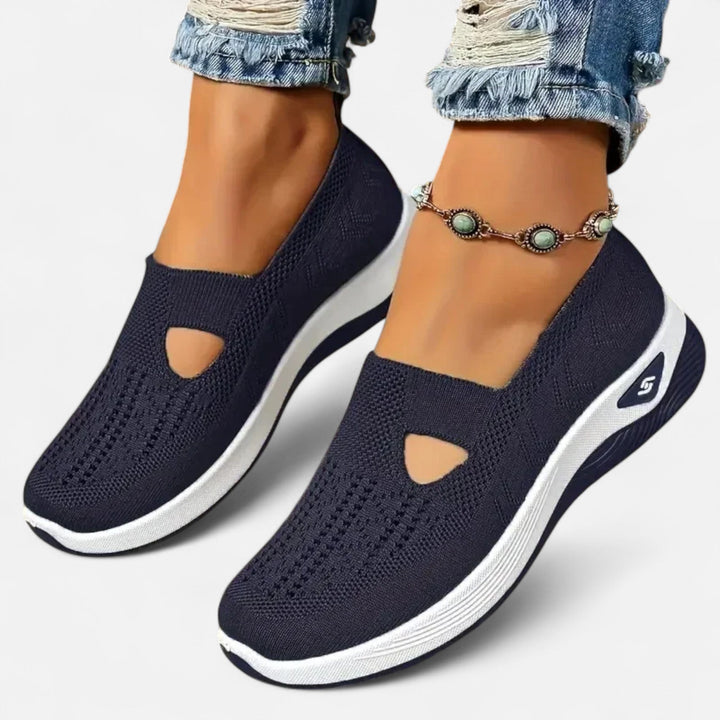 "Chaussures orthopédiques légères femmes, design moderne sans lacets, confort et soutien ergonomique."