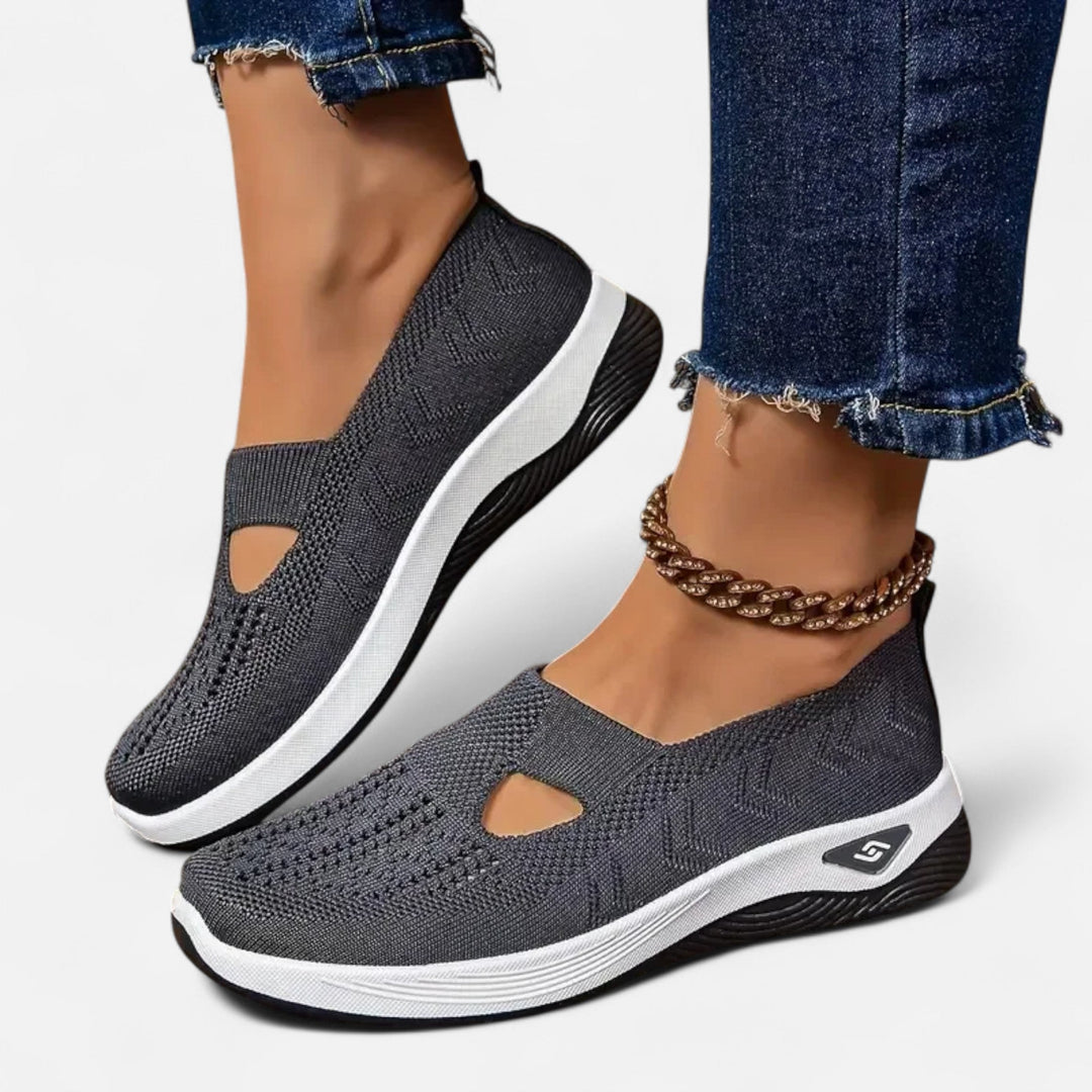 "Chaussures orthopédiques légères femmes, design moderne sans lacets, confort et soutien ergonomique."