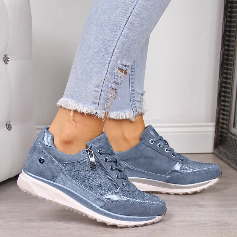Chaussures orthopédiques Nicole élégantes et confortables, avec un design moderne et soutien ergonomique optimal.