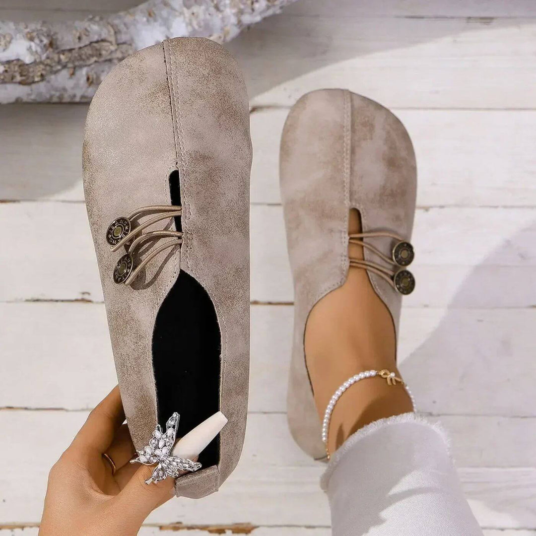 Chaussures orthopédiques pour femmes, design élastique, soutien et confort, tige respirante, couleur neutre élégante.