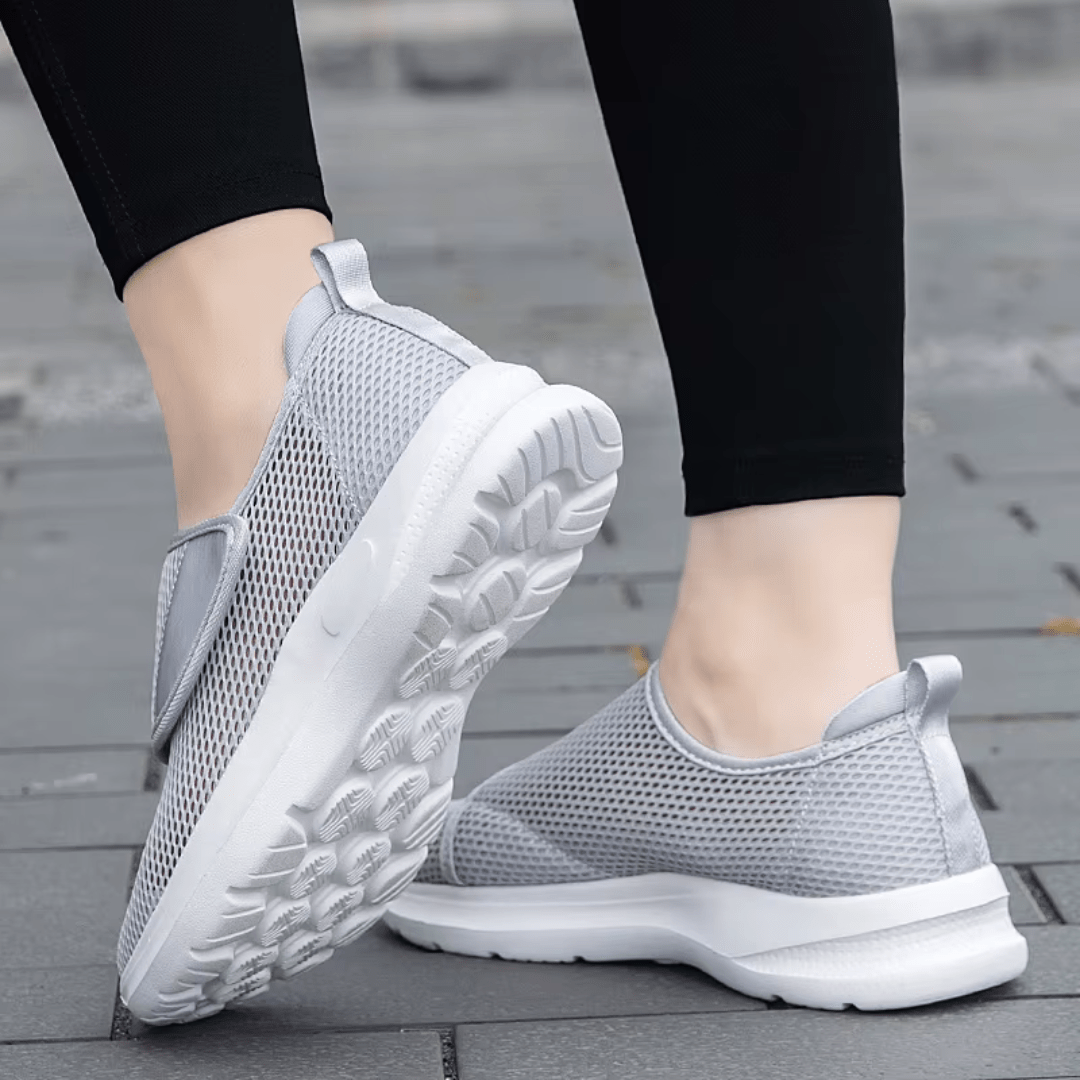 "Chaussures orthopédiques pour pieds larges, élégantes et confortables, en matériaux flexibles pour femmes avec pieds larges.