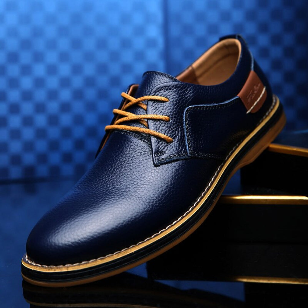 "Chaussures Oxford en cuir pour hommes, élégantes et confortables, couleur marron, idéales pour tenues formelles."