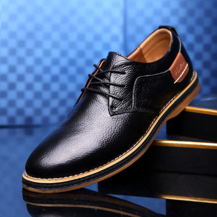 "Chaussures Oxford en cuir pour hommes, élégantes et confortables, couleur marron, idéales pour tenues formelles."