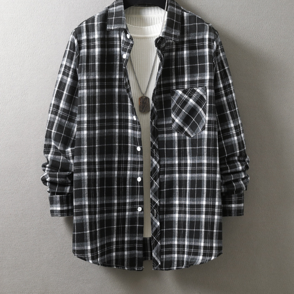 "Chemise à carreaux luxe homme, élégante et confortable, en coton mélangé, parfaite pour un style décontracté chic."
