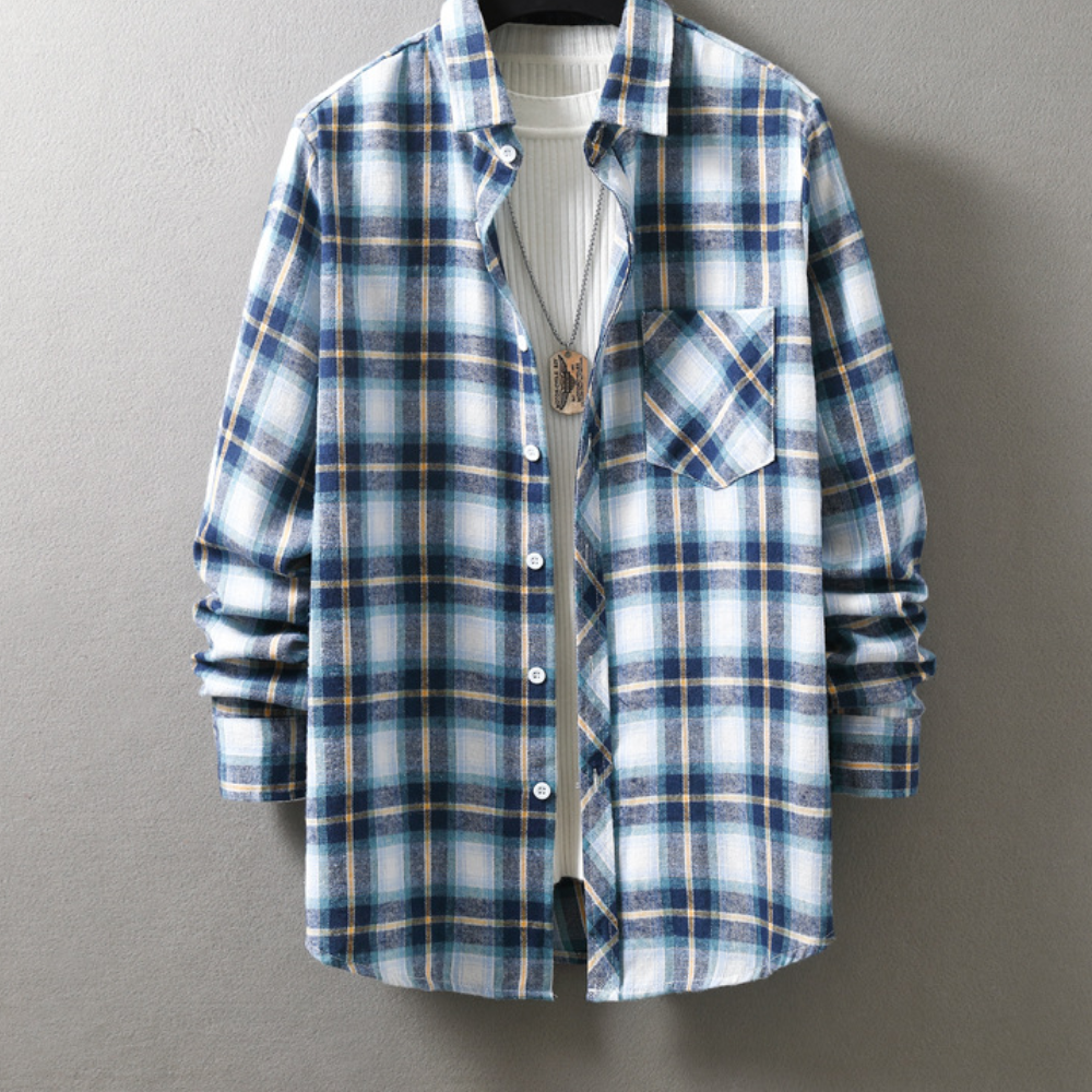 "Chemise à carreaux luxe homme, élégante et confortable, en coton mélangé, parfaite pour un style décontracté chic."