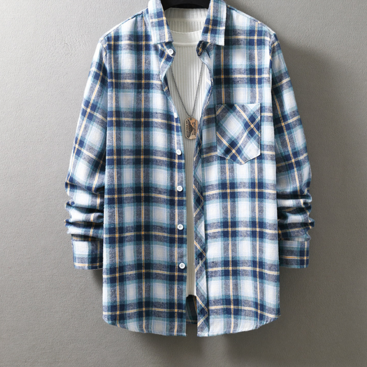 "Chemise à carreaux luxe homme, élégante et confortable, en coton mélangé, parfaite pour un style décontracté chic."