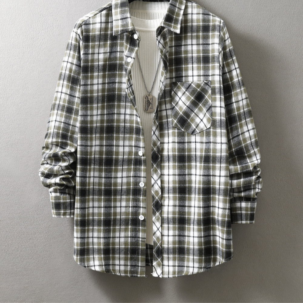 "Chemise à carreaux luxe homme, élégante et confortable, en coton mélangé, parfaite pour un style décontracté chic."