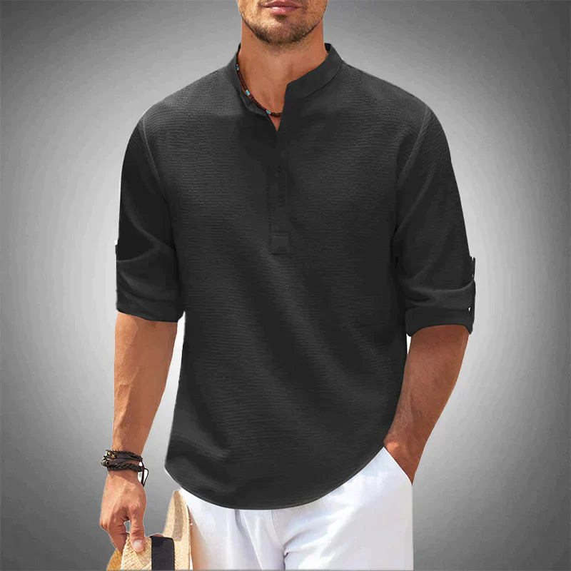 "Chemise à manches longues homme, coupe ajustée, élégante, en tissu respirant pour un confort quotidien optimal."