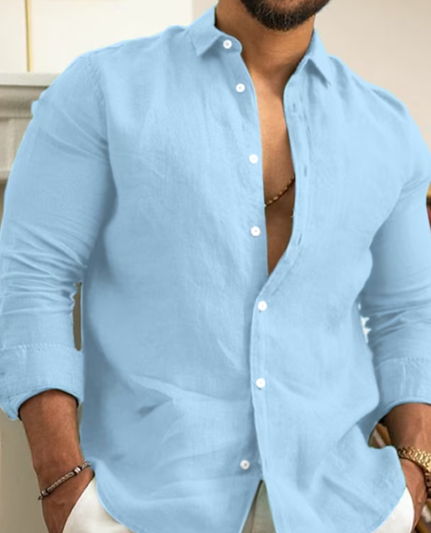"Chemise élégante en lin homme, coupe ajustée, col classique, bleue, confortable pour look moderne."