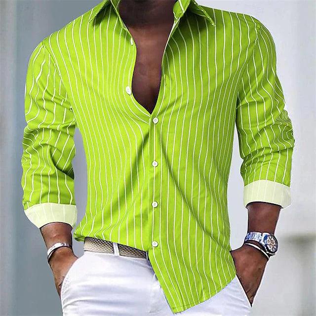"Chemise en coton bleu clair pour homme, design intemporel, parfaite pour un style décontracté et élégant."