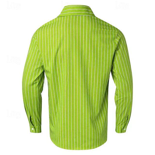 "Chemise en coton bleu clair pour homme, design intemporel, parfaite pour un style décontracté et élégant."