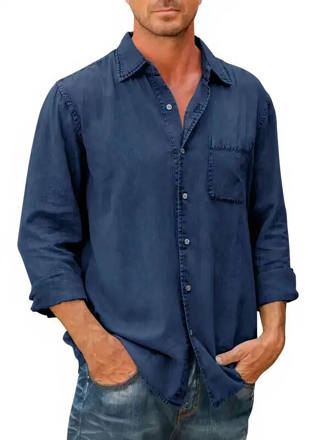 Chemise en jean homme manches longues, style décontracté, coloris bleu marine, tissu léger idéal pour l'été.