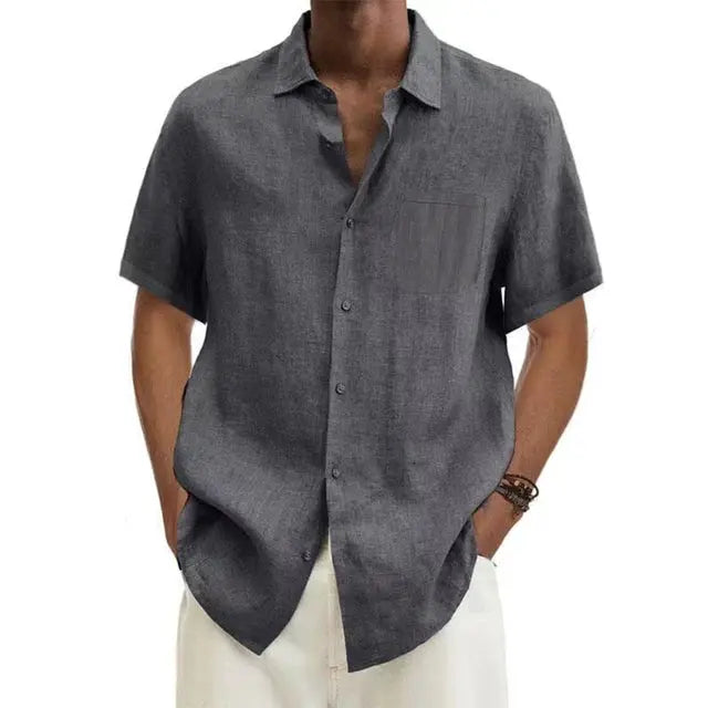 "Chemise en lin bio homme manches courtes, col pointu, légère, idéale pour l'été, style décontracté et chic."