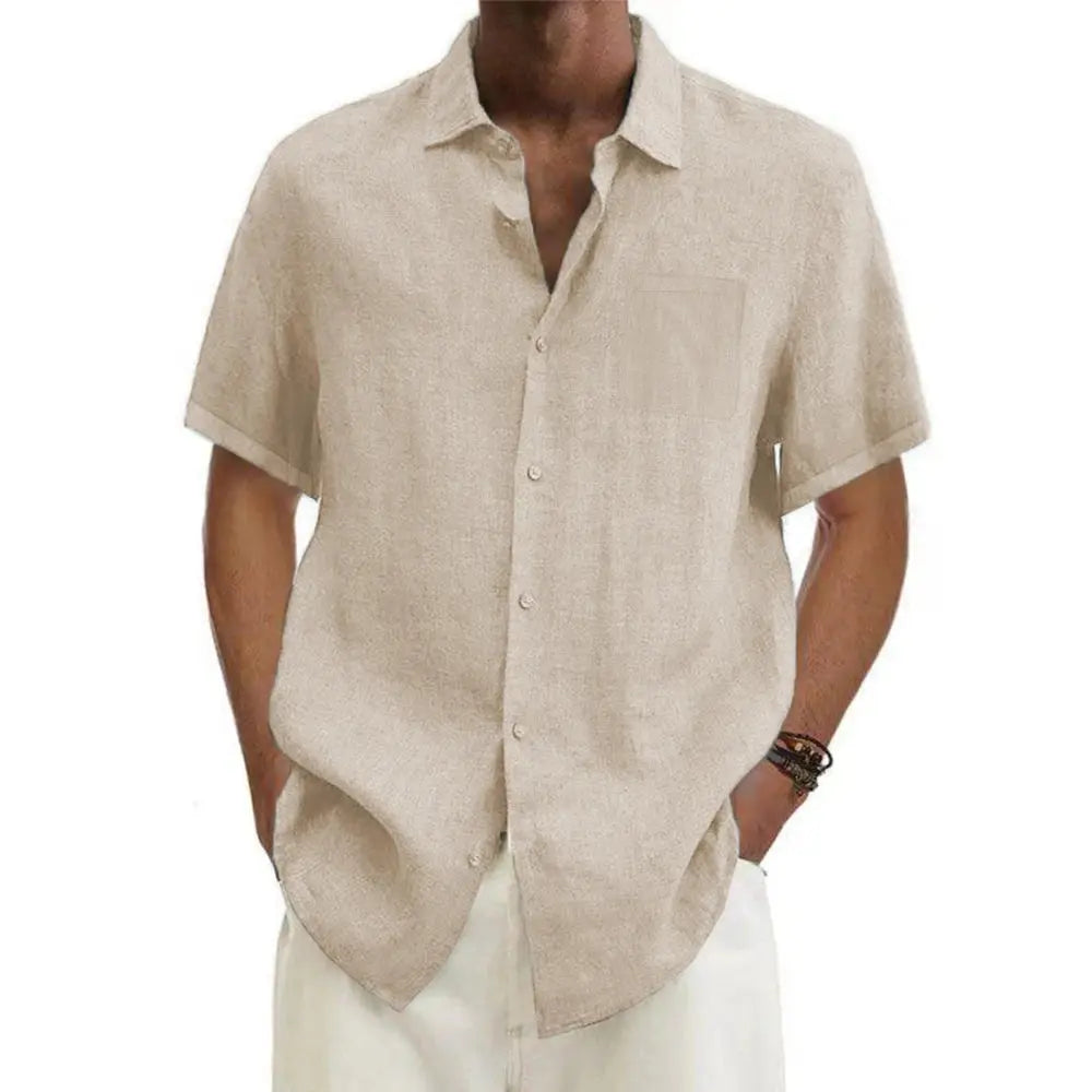 "Chemise en lin bio homme manches courtes, col pointu, légère, idéale pour l'été, style décontracté et chic."