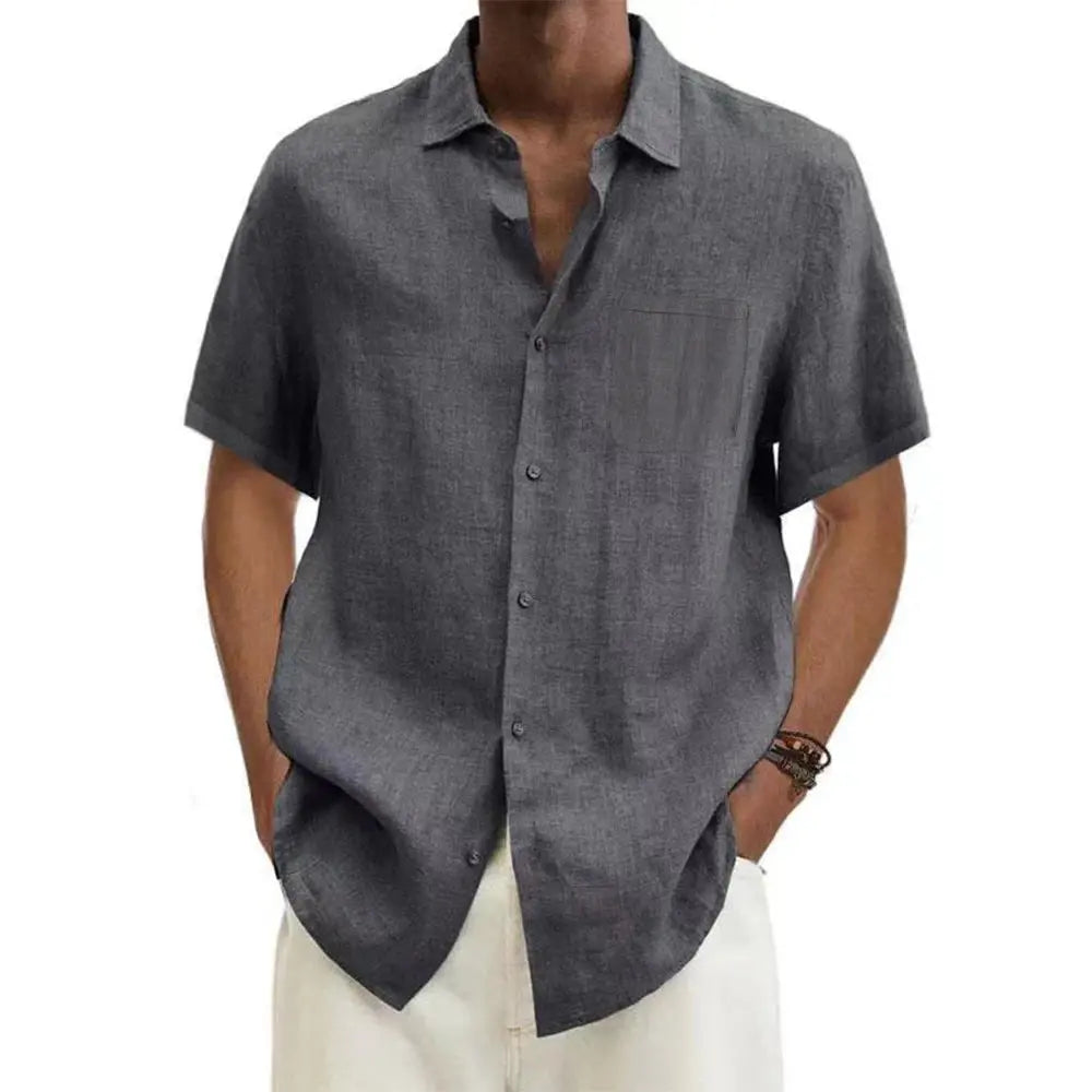 "Chemise en lin bio homme manches courtes, col pointu, légère, idéale pour l'été, style décontracté et chic."