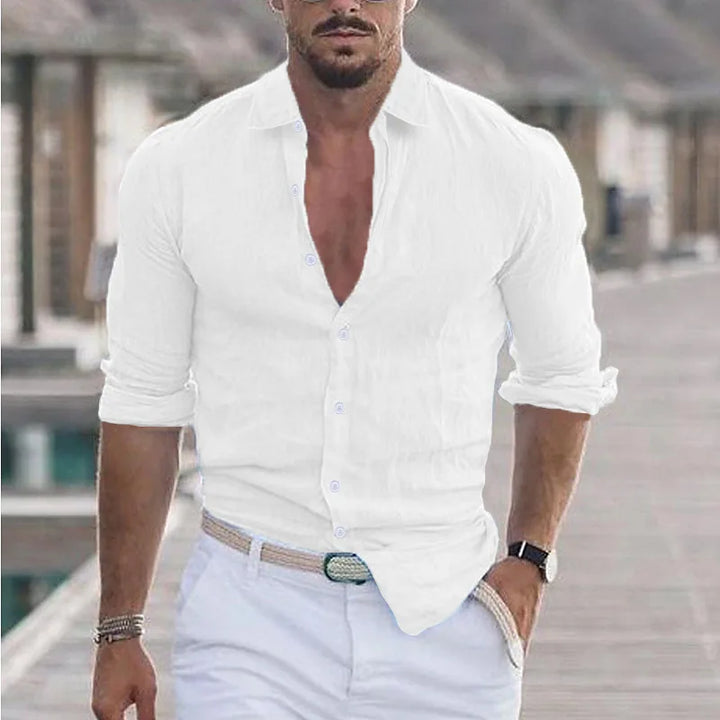 "Chemise en lin homme blanche respirante, manches longues, style décontracté pour élégance au quotidien."