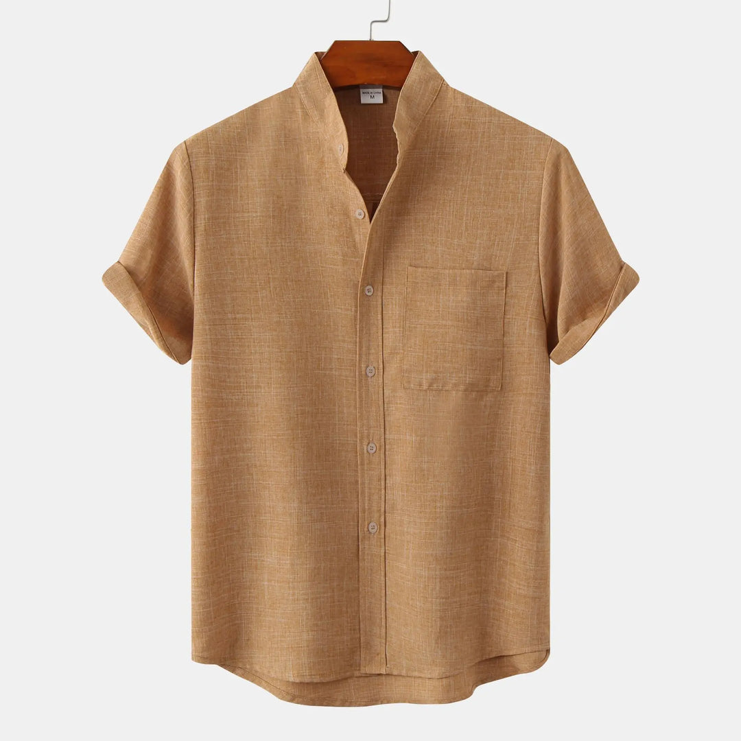 "Chemise en lin homme élégante et respirante, texture légère, manche longue, parfaite pour l'été, style moderne."