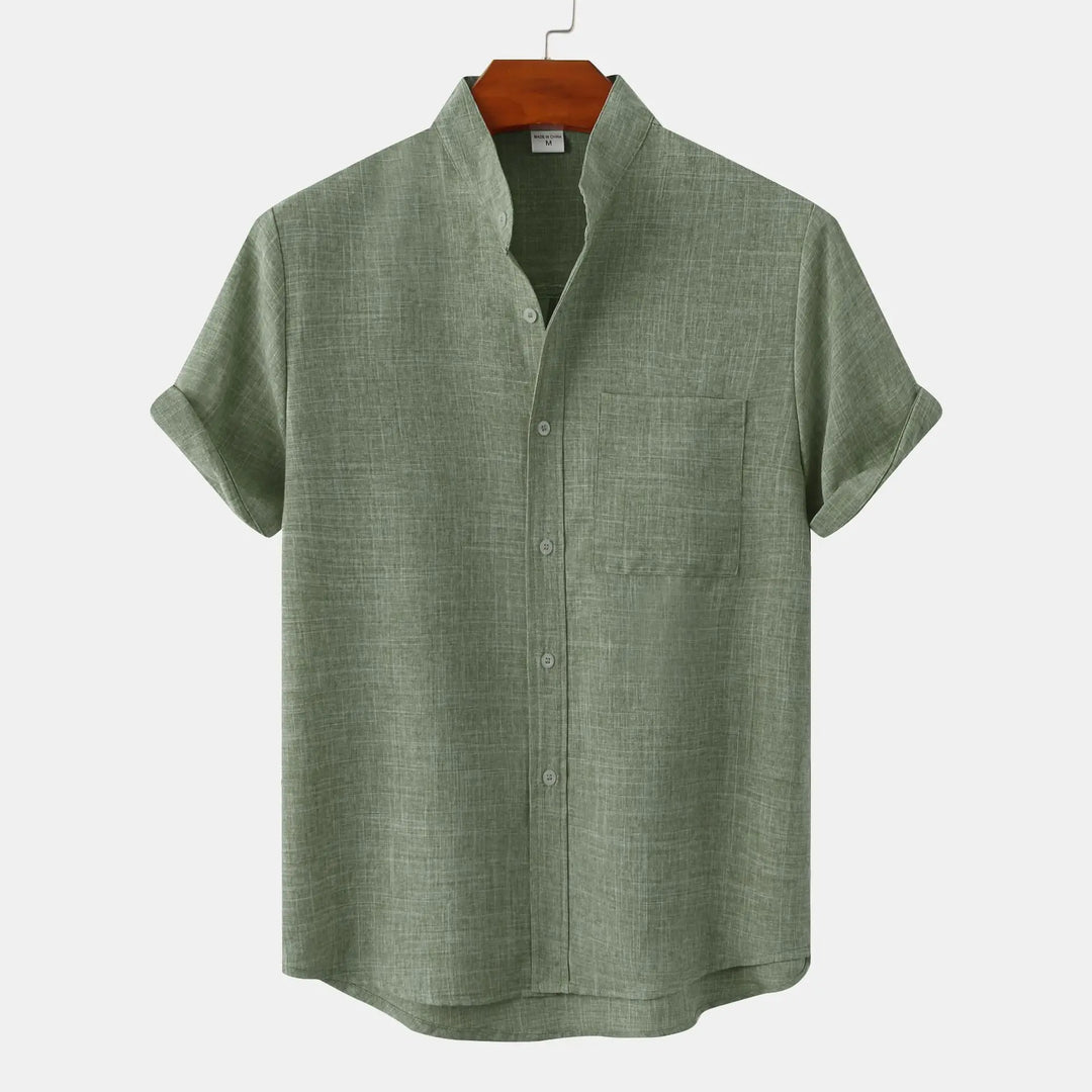 "Chemise en lin homme élégante et respirante, texture légère, manche longue, parfaite pour l'été, style moderne."