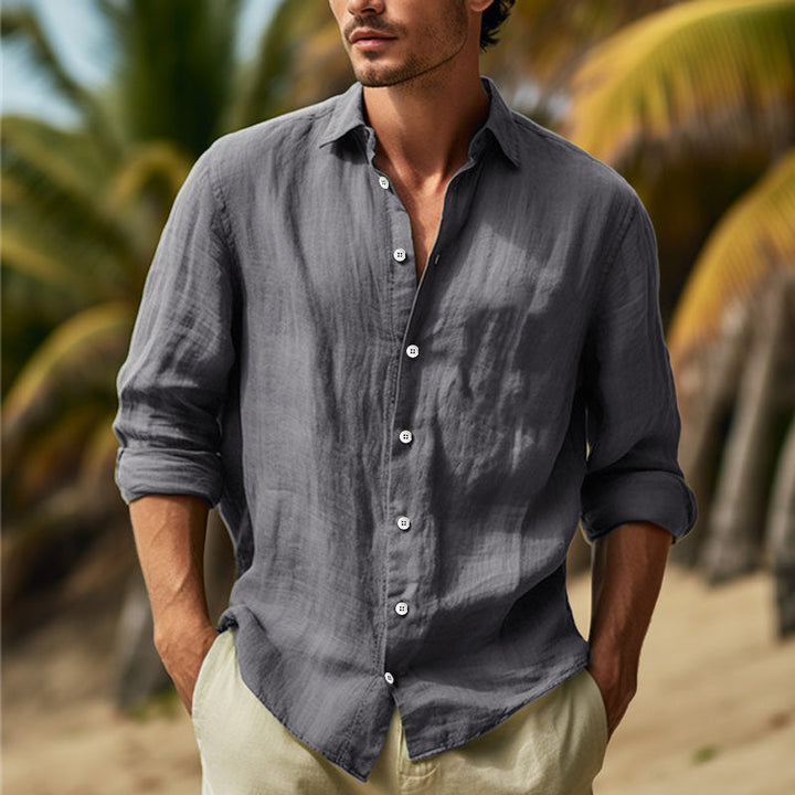 Chemise en lin homme, manches longues, élégante et confortable, couleur neutre, parfaite pour toutes occasions, vue de face.