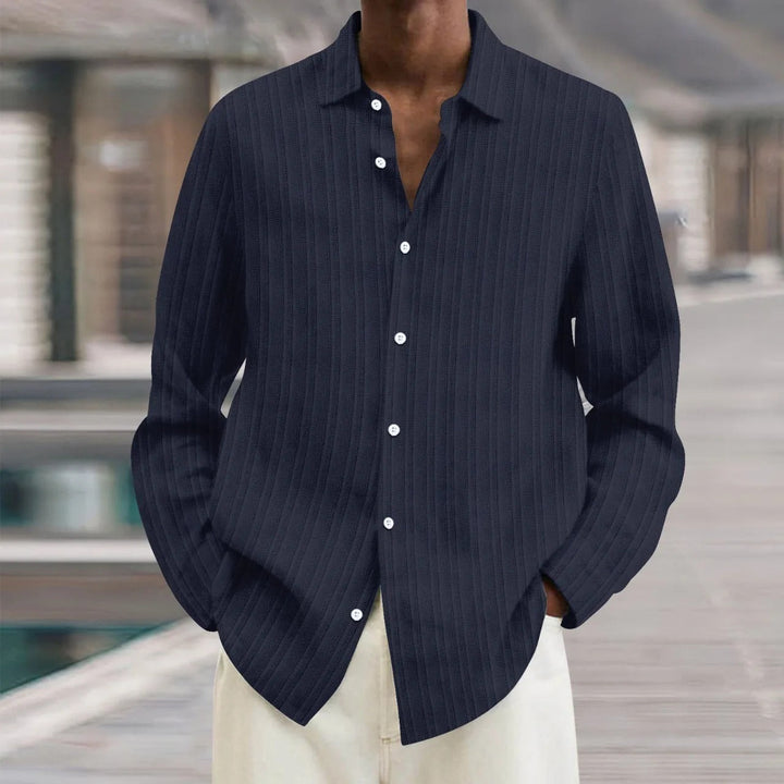"Chemise en lin noire élégante pour homme, manches longues, style moderne, disponible en plusieurs couleurs"