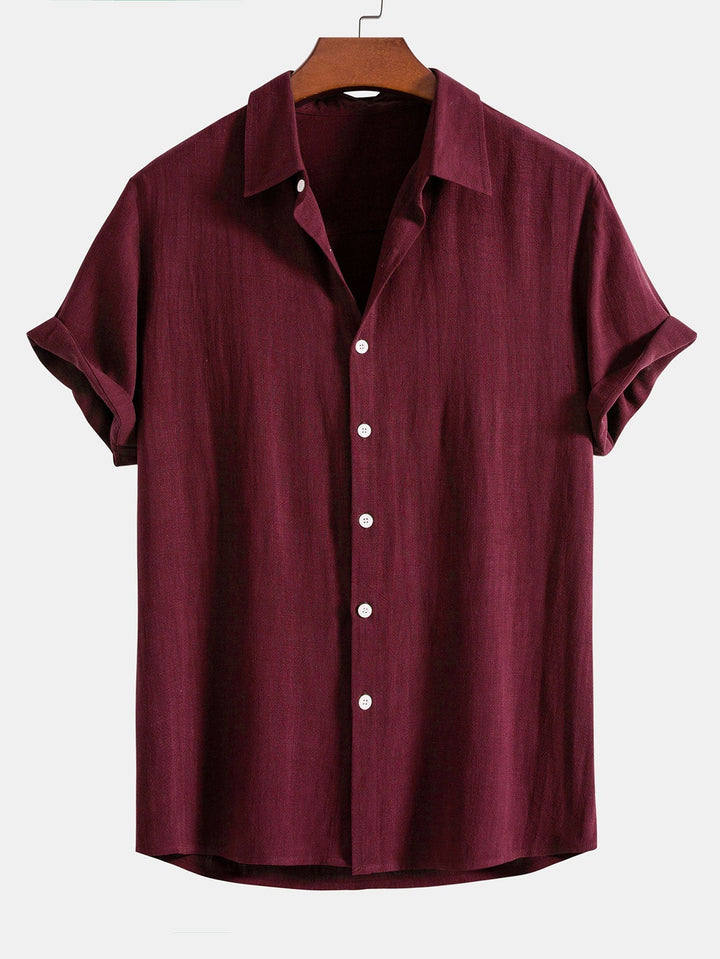 "Chemise en lin pour homme, légère et élégante, idéale pour l'été, en tissu respirant et coupe décontractée."