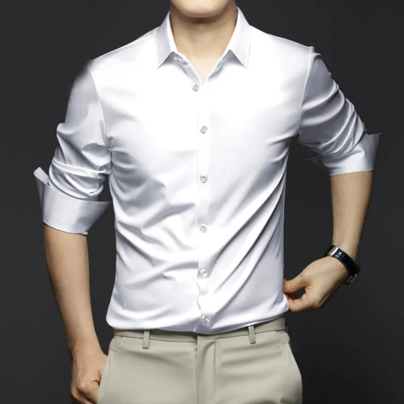 Chemise en soie noire pour homme, élégante et respirante, style classique parfait pour occasions formelles et décontractées.