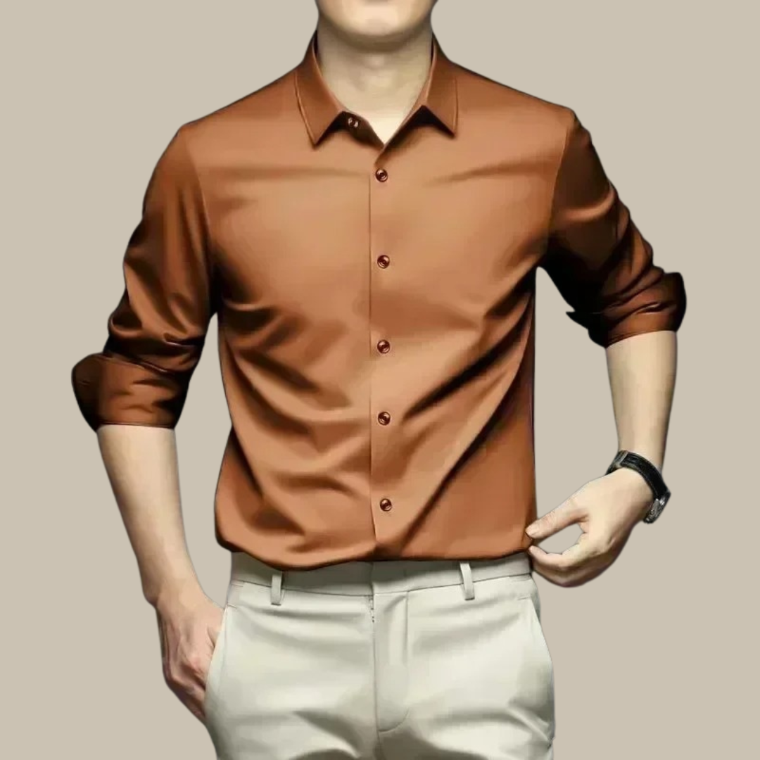 "Chemise en soie pour homme, élégante et confortable, disponible en plusieurs coloris, parfaite pour un look chic et raffiné.