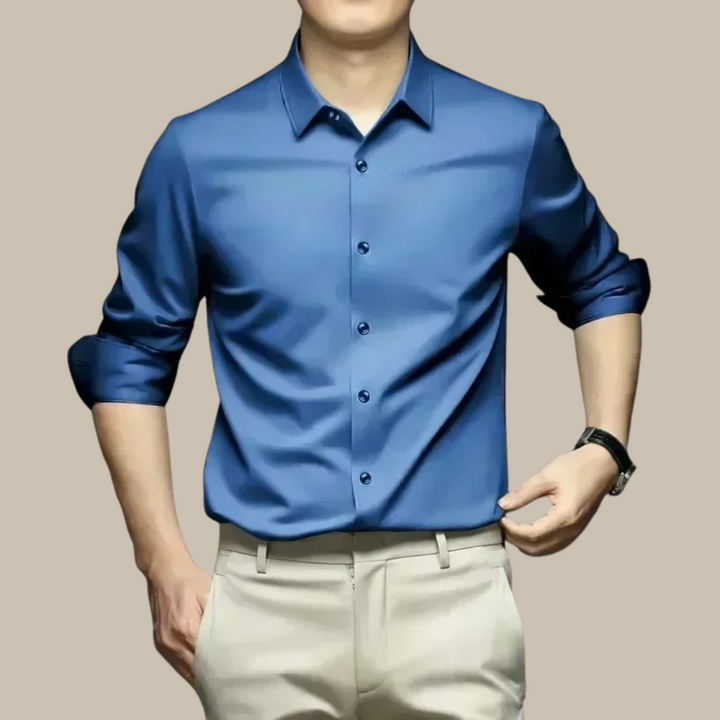 "Chemise en soie pour homme, élégante et confortable, disponible en plusieurs coloris, parfaite pour un look chic et raffiné.